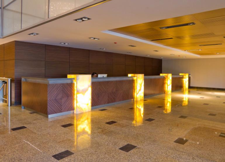 West Park: Вид главного ресепшен здания