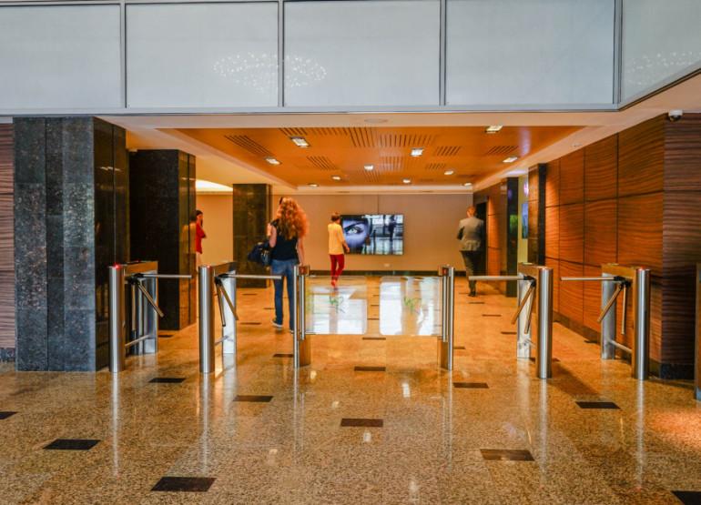 West Park: Пропускная система